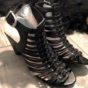 Strappy heels 9M/39